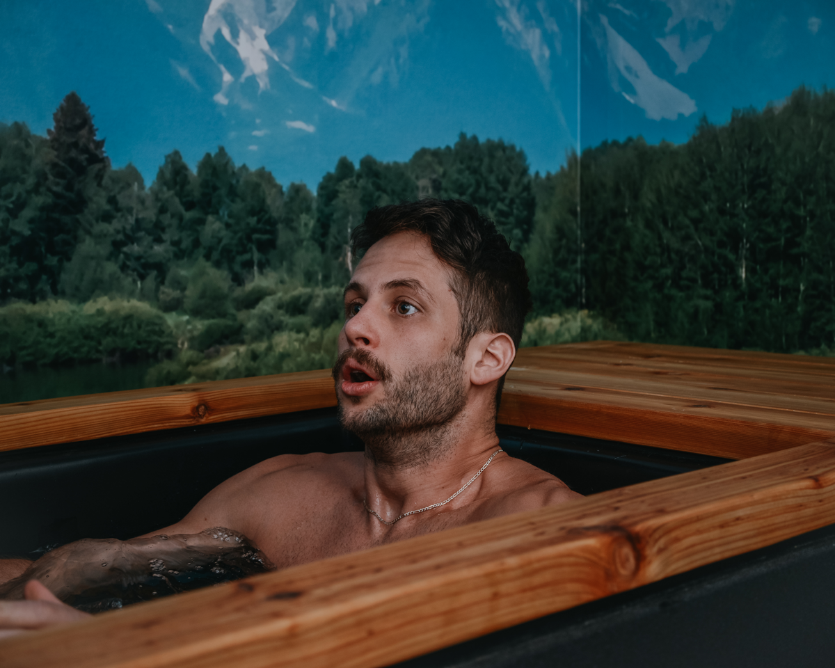 9 Cold Plunge Benefits: Why Experts Are Embracing Ice Baths